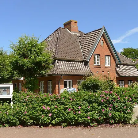 Ferienhaus Haus Rosengarten *